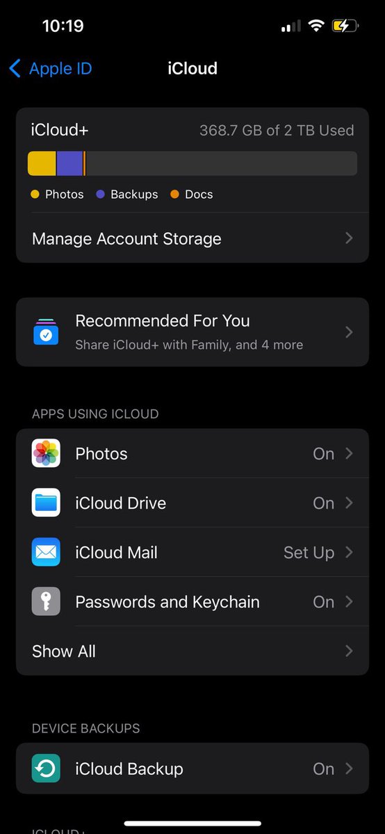 nishant373's tweet photo. @Apple what the fuck am I supposed to do now? Why can't you make this a simple process. How much money should I give u? 

Atleast provide a tutorial for this. What do I do with icloud space when I can't even take a photo from my phone without it prompting that I don't have space. https://t.co/oiO6BF3K6V