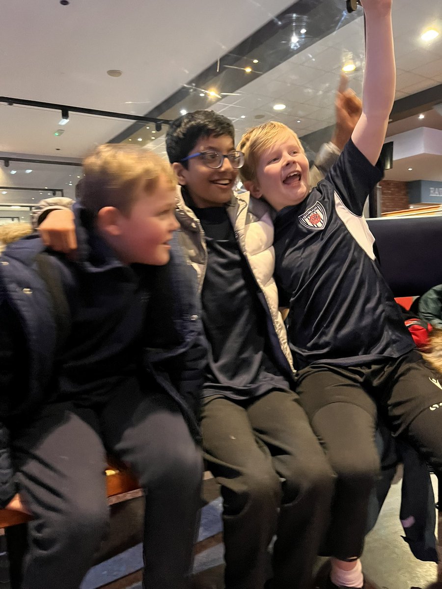 CarnforthSchool's tweet photo. A week of working together and cheering each other on #thebestattitude https://t.co/fJzHjCVZSD