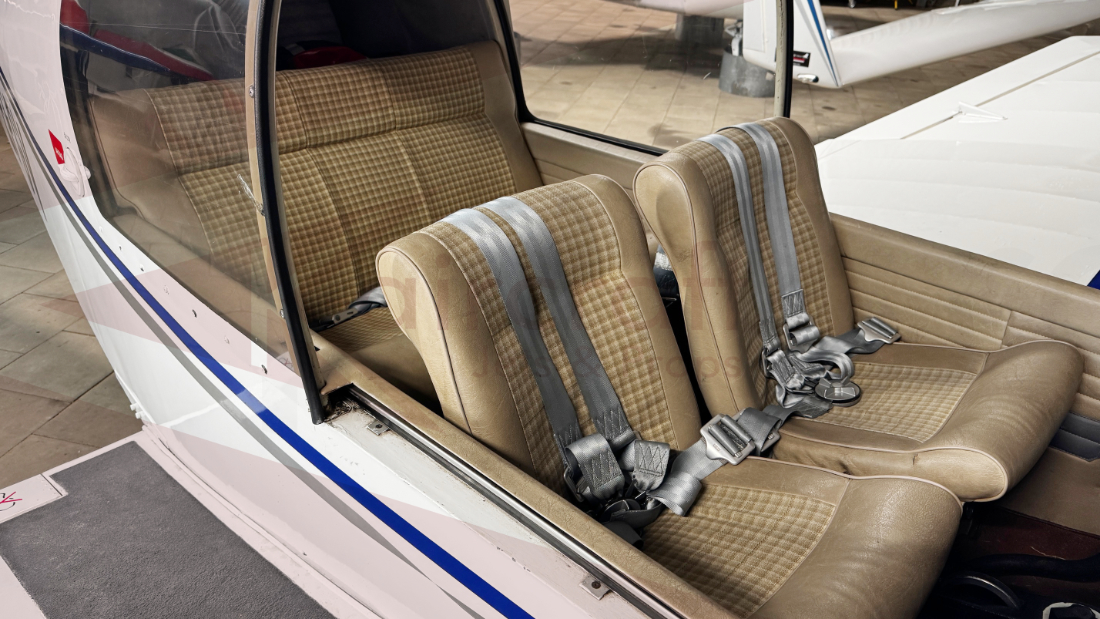 Kaircraft's tweet image. 🚨 New in! 🚨
For sale: 1973 Robin DR400/140

2202 total hours
775 hours since engine overhaul
Price: EUR 68,000

More info: zurl.co/UjqCA 

#AircraftForSale #RobinDR400 #Aviation #kaircraft #aircraft #generalaviation #avgeek #privateaviation #flightmarket