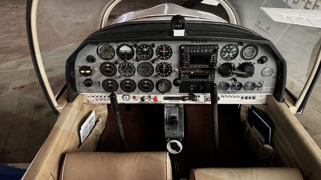 Kaircraft's tweet image. 🚨 New in! 🚨
For sale: 1973 Robin DR400/140

2202 total hours
775 hours since engine overhaul
Price: EUR 68,000

More info: zurl.co/UjqCA 

#AircraftForSale #RobinDR400 #Aviation #kaircraft #aircraft #generalaviation #avgeek #privateaviation #flightmarket