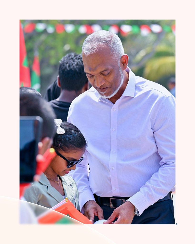 މިނިވަންކަމާއެކު އެއްވެ އުޅުމާ ހީޔާލް ފާޅުކުރުމުގެ މިނިވަންކަން މިސަރުކަރުން ދޭނޭ، ރައީސް <a href="/MMuizzu/">Dr Mohamed Muizzu</a> އަކީ ކެއްތެރިކަމާއެކު މިނިވަން އިނަސާފުވެރި ވެރިކަމެއް މިރާއްޖޭގައި ކުރައްވާ ވެރިޔެއް. ދިވެހި ގިނަ ރައްޔިތުން މިސަރުކާރު ބަލައިގަނެ  އަދި  ސަރުކާރަށް ތާއިދުކުރޭ.