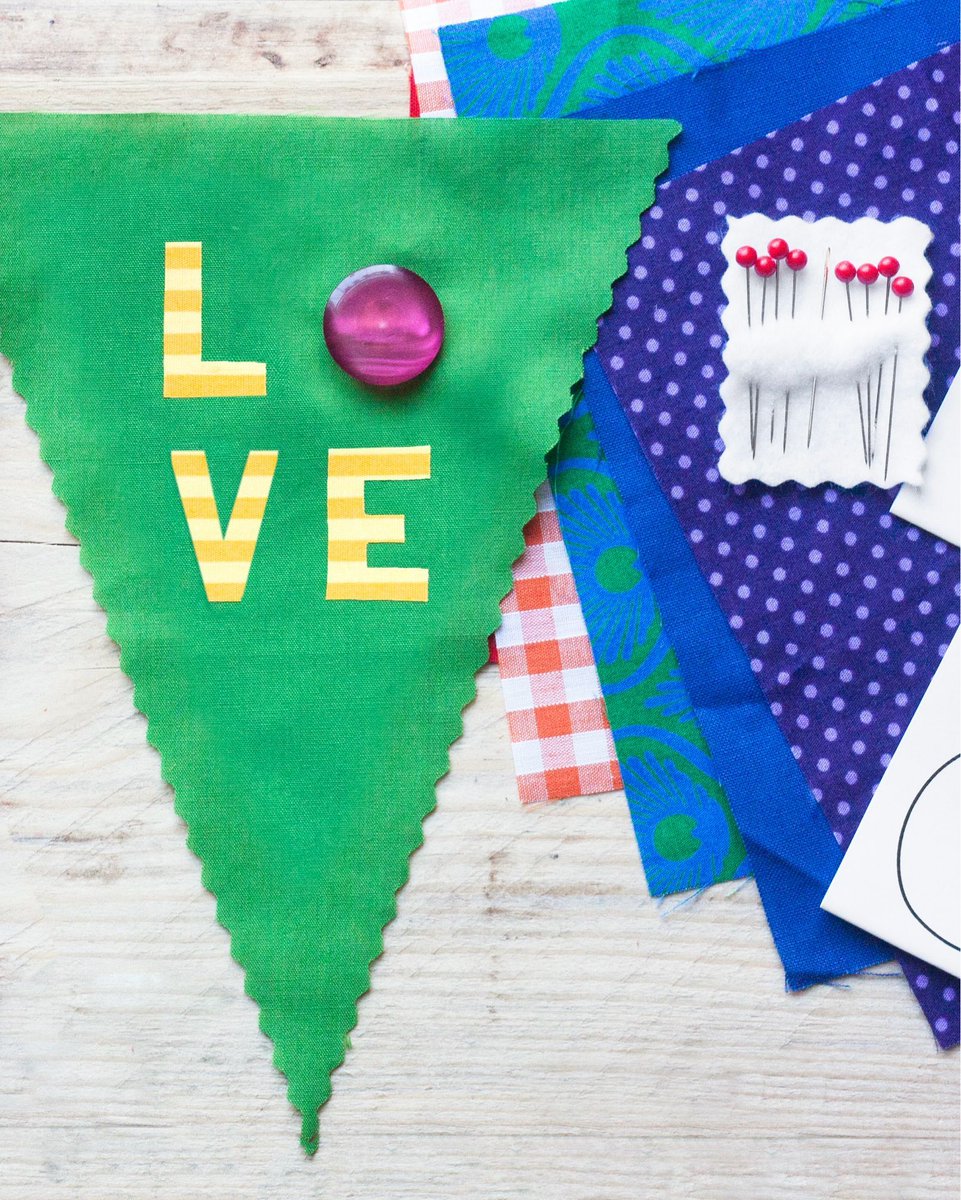 Who’s your valentine this year? 💕
Whether you’re celebrating with friends or spending some quality time with your partner, take a look at our crafty kits for the perfect gift or night in activity 🎨
👇 
thecraftyhen.co.uk/blog/gift-idea… 
#thecrfatyhen #craftyhen