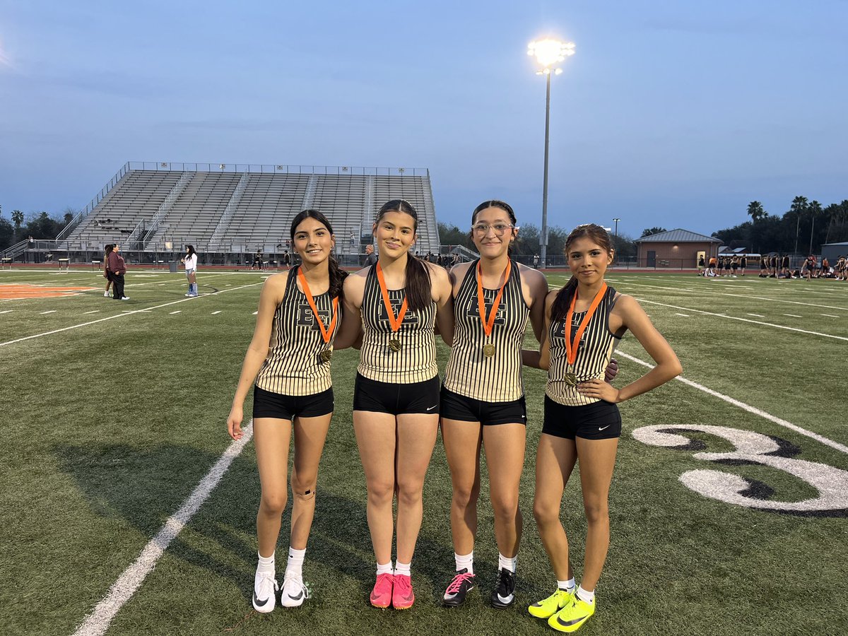 Jag_02179's tweet photo. Mercedes Sub Varsity Satellite Meet #LadyJacketTrack https://t.co/tYEIymP03i