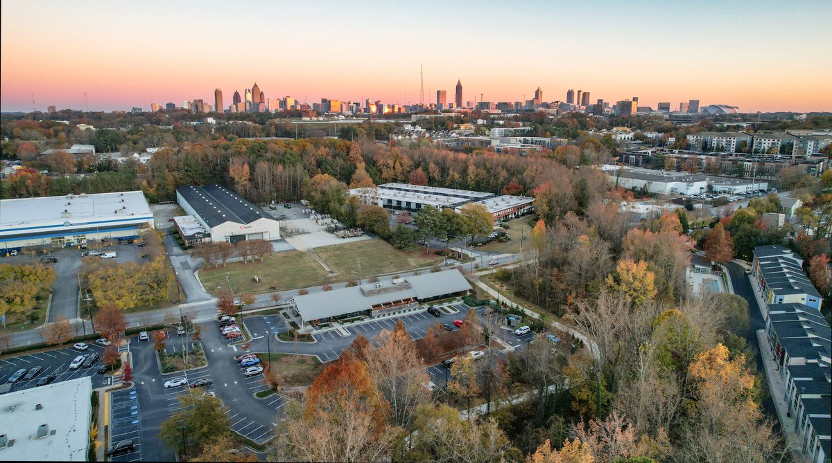 Ain't she a beauty 😍

#atlga #atlskyline #pathfoundation #trailsforall #sunset #sunrise
