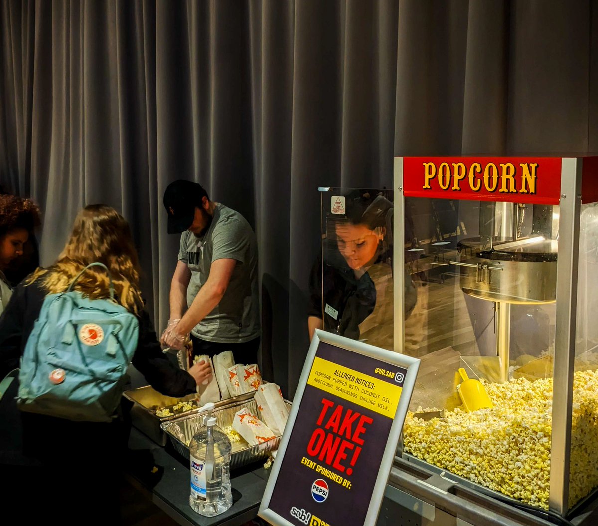 UO_EMU's tweet photo. The Student Activities Board has put together a wonderful Gladiator II movie night with free soda and popcorn! On Thursday, February 6, at 8pm, the movie starts at 8:30 🎥🍿

#FreeEvents #UOregon #StudentActivites https://t.co/fHheLYqrK6