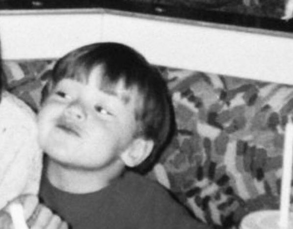sonnyangelrry's tweet photo. slipping through my fingers all the time i try to capture every minute 💌🎂 https://t.co/s7PIGDbzJx
