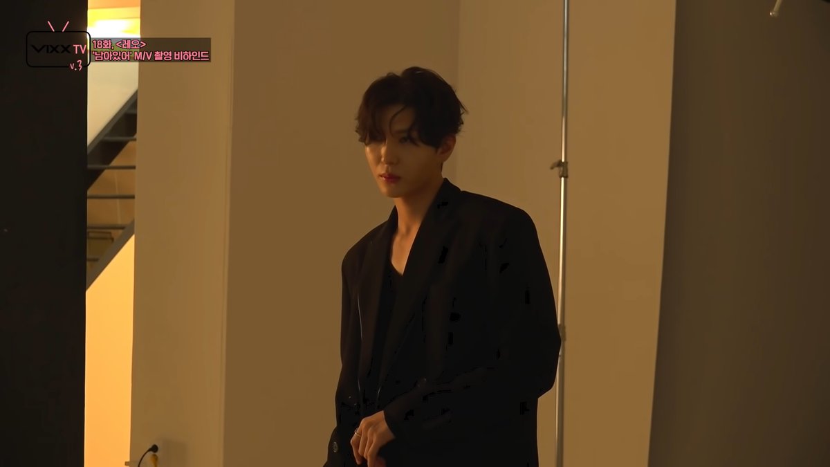 VIXX tv hourly tweet media
