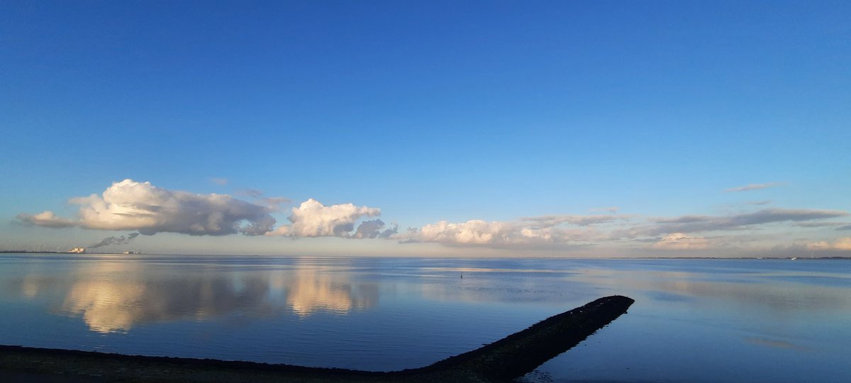 WNapBaukema's tweet photo. Een fris ommetje #Delfzijl aan de #Eems #Uitwierde, #Biessum op de fiets #langs #Damsterdiep #zonsondergang #mooieluchten #landschap #mooigrunnen https://t.co/HOfjZtxjnP