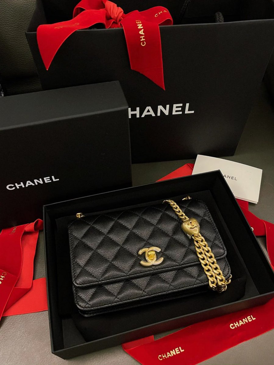 njsph's tweet image. My best friend sent it to me as a gift🛍🎁