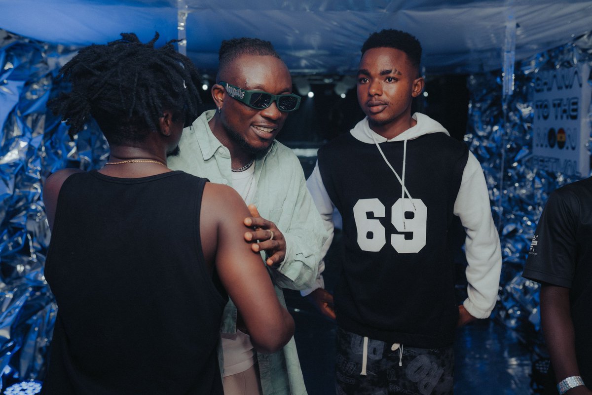 GHANA TO THE MOON AMBASSADOR THE ENERGY GAWD @kofijamar ! GHANA TO THE MOON 2024 ! ✨️🚀
Image by <a href="/ofoto/">ofoto</a>.balo.1
#ghanamusic #ghanaToTheMoon #Ghana #ghanaentertainment