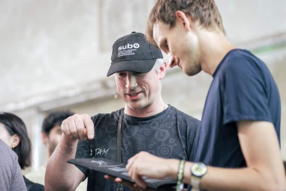 Ethereum’s future is a hot narrative right now.

Currently a fight between different core devs from old days.

Grab a perspective on Ethereum's current state from Dr Gavin Wood, who:

🔹coded the first functional Ethereum client (2014).
🔹authorized the Ethereum Yellowpaper.