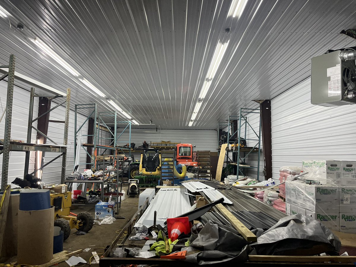 ConsistenTLucK tweet media