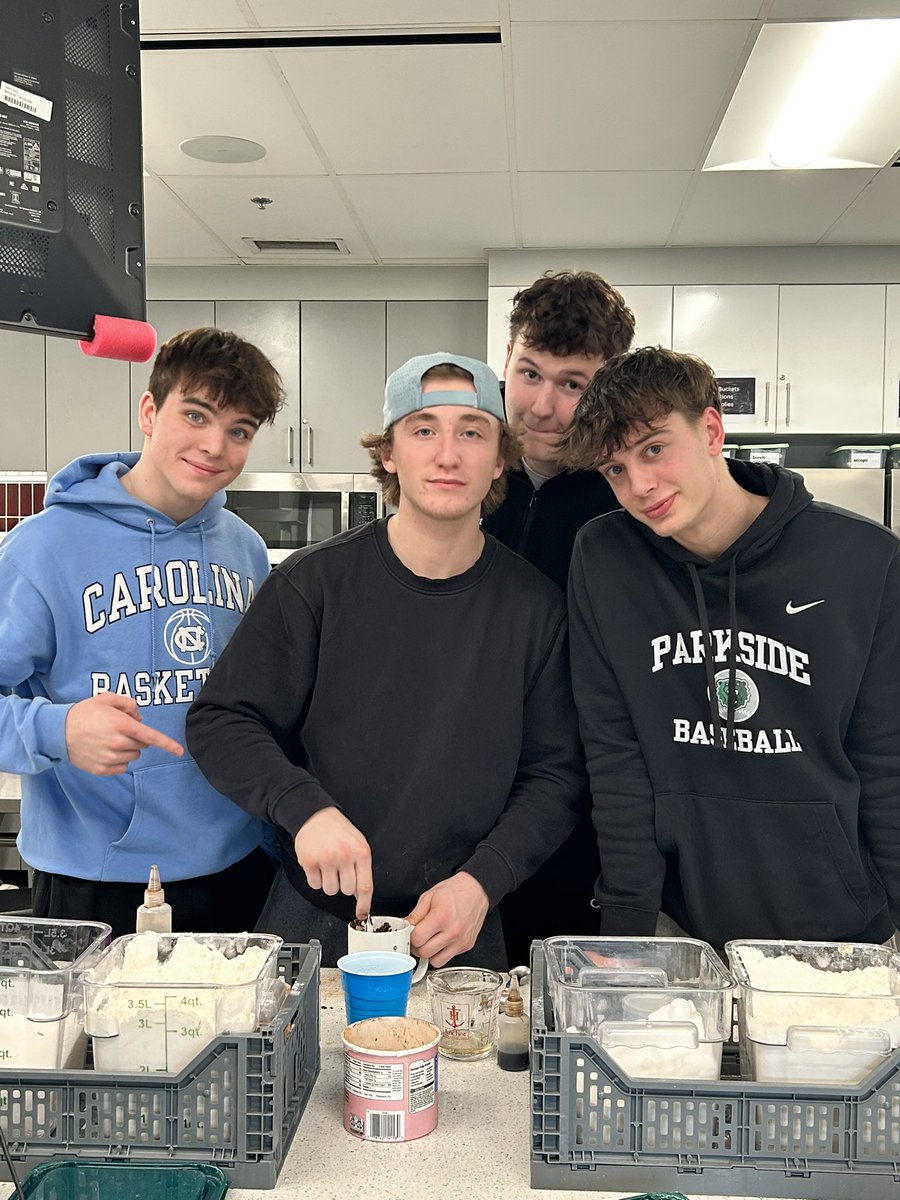 Erika Jones tweet media