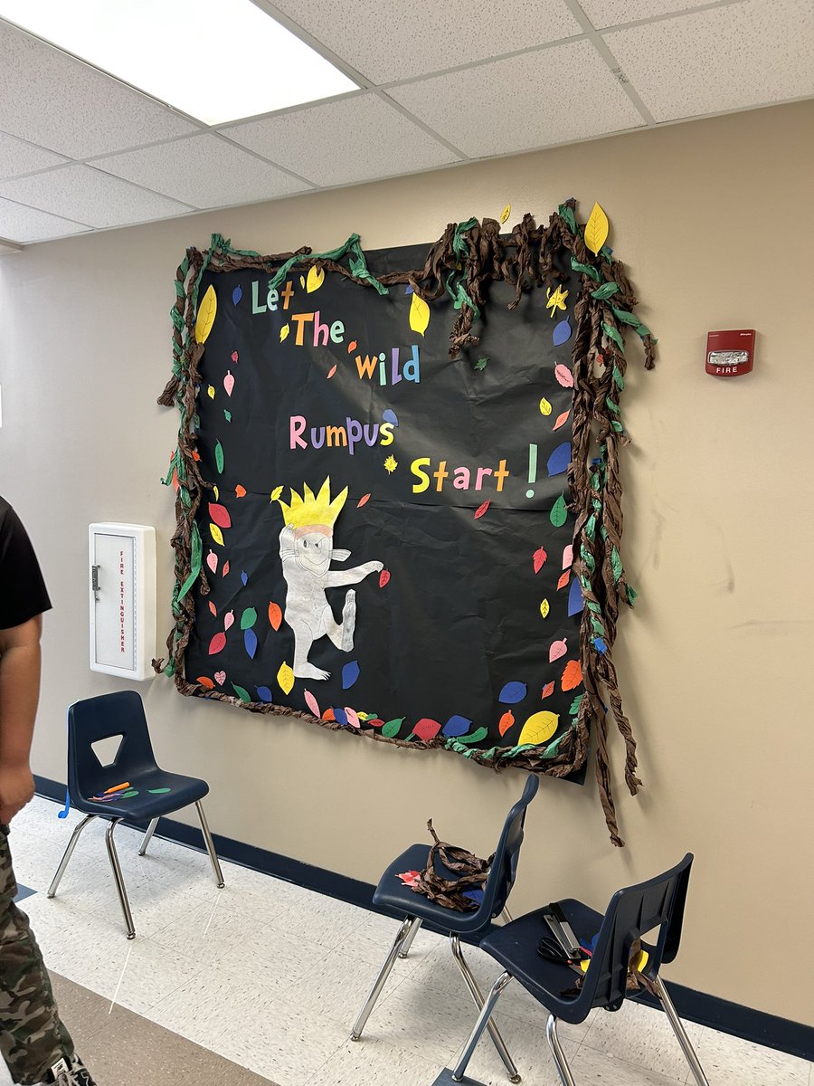 Not an easy job to judge wall murals this year for literacy week. Teachers and students worked together to create wall murals that illustrated “Constructing the Foundation for Success!”#pascocelebratesliteracy25  #floridacelebratesliteracy <a href="/PascoLiteracy/">Pasco Literacy</a> <a href="/FivayHighSchool/">Fivay HS Falcons</a>