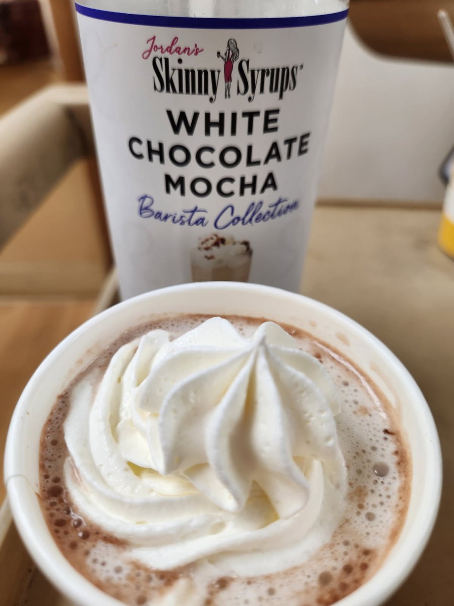 HighlandOaksHC's tweet image. National Hot Chocolate Day!☕️✨ Nothing warms the soul like a cup of hot cocoa! ❄️💙 Join us at Highland Oaks as we celebrate National Hot Chocolate Day with cozy cups of deliciousness. 🍫☕  Share your favorite hot cocoa toppings below! ⬇️ #HotChocolateDay #CozyAndWarm