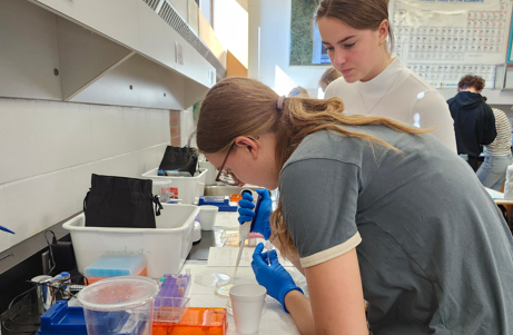Students in Canada recently spent two weeks being introduced to the power of biotech through the ABE program. Read about their experiences in this recent ABE blog post: amgenbiotechexperience.com/life-changing-… <a href="/ABEUTM1/">ABE@UTM</a> <a href="/KanelisVoula/">Voula Kanelis</a>  <a href="/ABECAR_2/">ABE@CAR</a>
