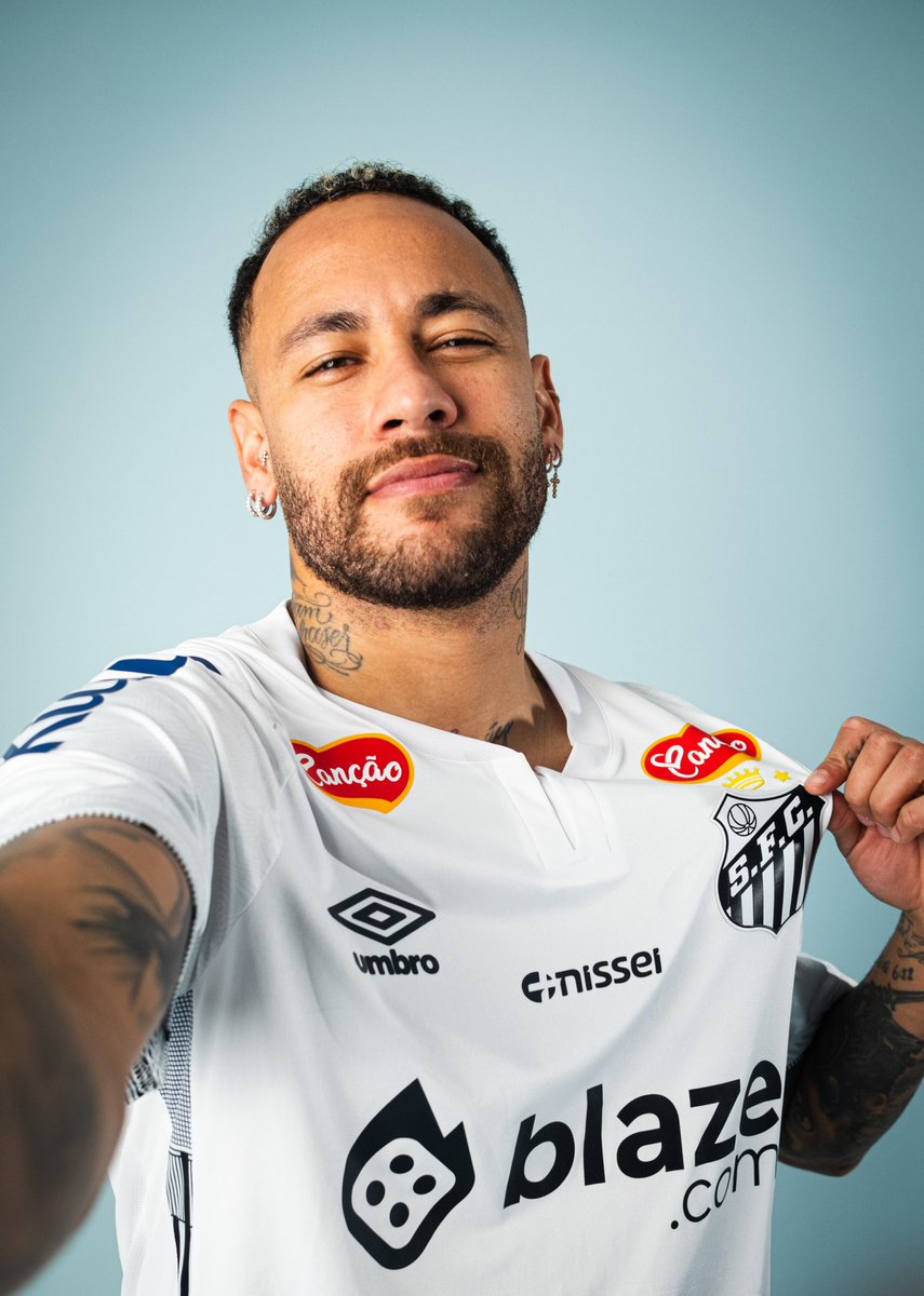 SantosFC's tweet photo. Mais fotos do nosso #EternoMeninoDaVila! ⚪️⚫️ #ThePrinceIsBack https://t.co/bfJ37Gv8bD