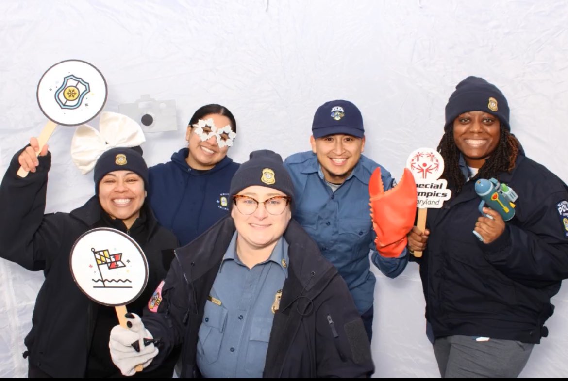 BladensburgPD's tweet photo. Today Chief Collington and The @BladensburgPD participated in the #PolarBearPlunge we were able to #BearTheCold and take on the freezing water temperature of Chesapeake Bay to raise money for Special Olympics Maryland. We are proud to be apart of this amazing event! https://t.co/44oUiP0cJu