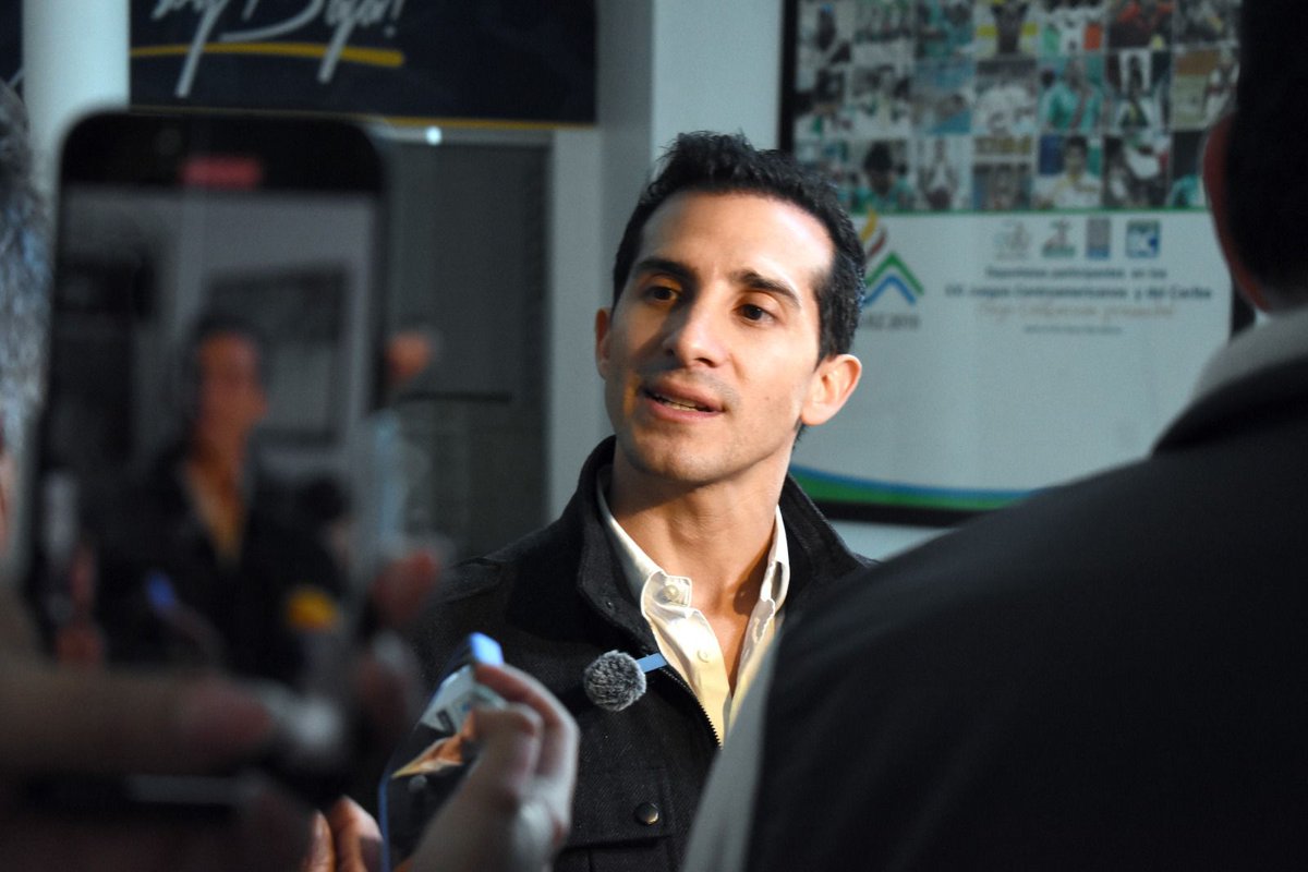 MxBajanews's tweet photo. “Ana Guevara sigue en investigación”: Rommel Pacheco, director de CONADE

A casi cuatro meses de tomar el cargo como director de la Comisión Nacional del Deporte (Conade), Rommel Pacheco dejó en claro que la entrega-recepción de la administración pasada no ha terminado y, por lo mismo, su antigua titular, Ana Guevara, sigue en investigación.

https://t.co/OuV90Bav86
