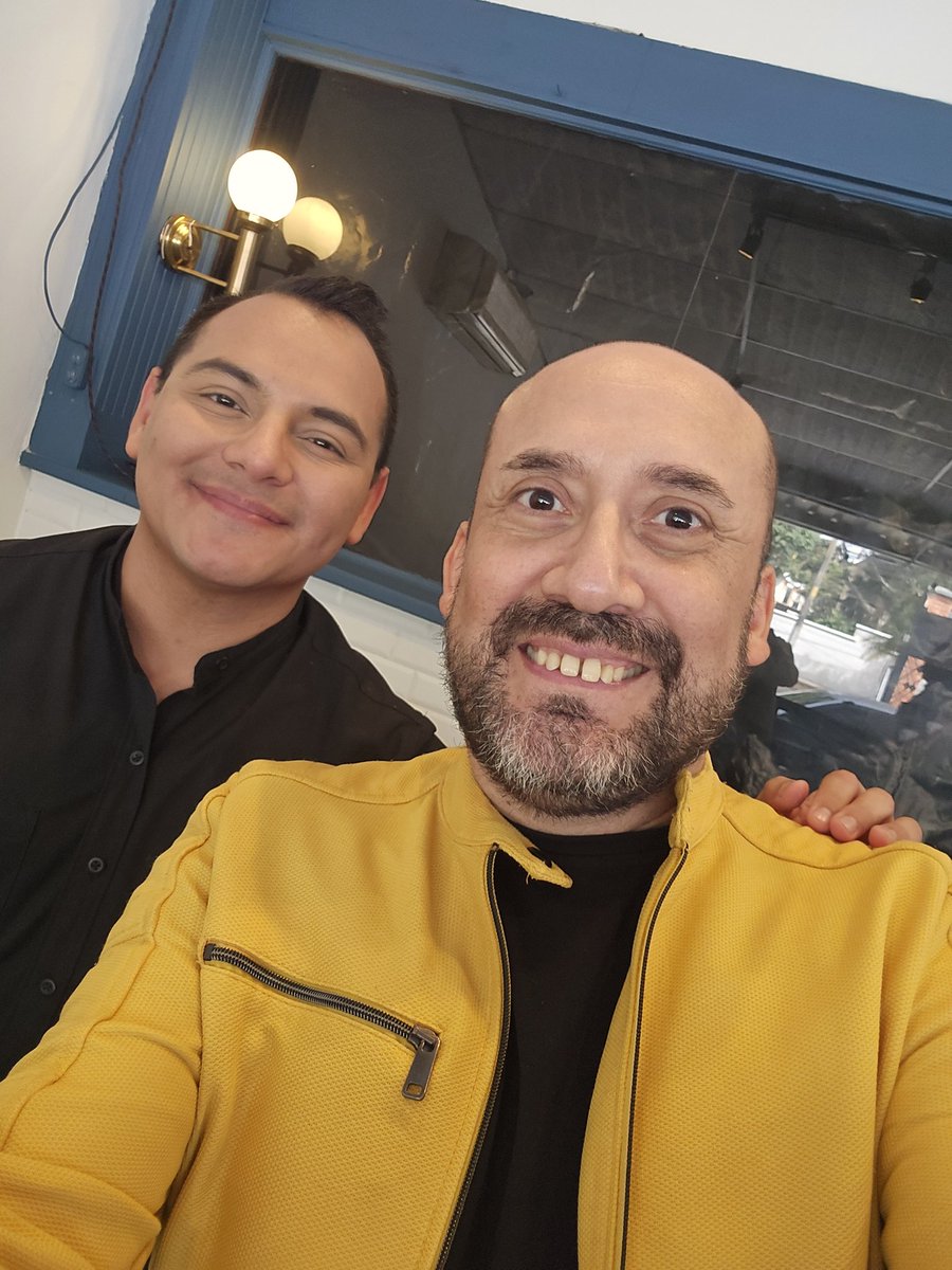 RaulCastanaza's tweet photo. Hoy estuvimos compartiendo con talento de Guate, gracias a la invitación de @soyallanramirez y @akilaproducciones y por supuesto con mis amigos periodistas. En @cast_radio les dejo las entrevistas y mucho más #eventos #radio #guatemala 📸🙏 https://t.co/UIkevlONer