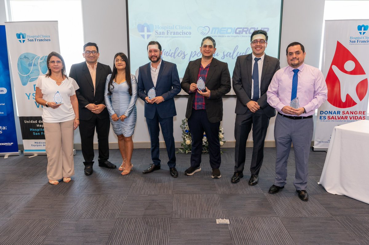 Hoy celebramos la culminación del postgrado en Cardiología de tres nuevos especialistas. ¡Felicitaciones por este gran logro! ⚕️👏

Con dedicación, esfuerzo y pasión, están listos para seguir cuidando corazones. 

¡Nos llena de orgullo ver su crecimiento! 💪💙
 #guayaquil