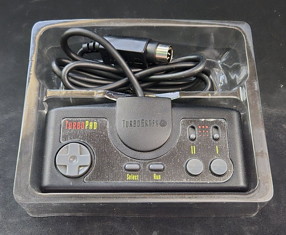 eastretrogamer's tweet photo. TurboPad controller for the NEC TurboGrafx-16. 🤫

#retro #retrogame #retrogames #retrogamer #retrogamers #retrogaming #retrogaminglife #game #games #gamer #gamers #gaming #nec #TurboGrafx #turbografx16 #turbografxcd #turboduo #busterbros #pcengine #pcenginecd #pcenginegames https://t.co/677VXryTOg