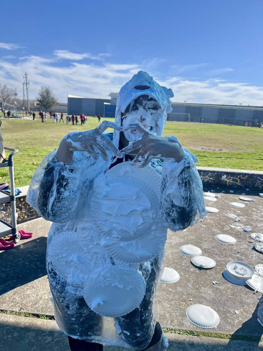 Parisa Behzadi tweet media