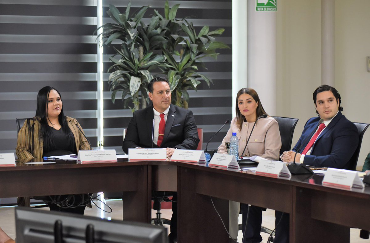 El día de hoy tomé protesta a Raúl Alejandro Garza del Valle, como séptimo regidor de la actual administración 2025 – 2026 – 2027. 
¡El mejor de los éxitos en esta nueva encomienda!

#TorreónSiemprePuedeMás👊🏼