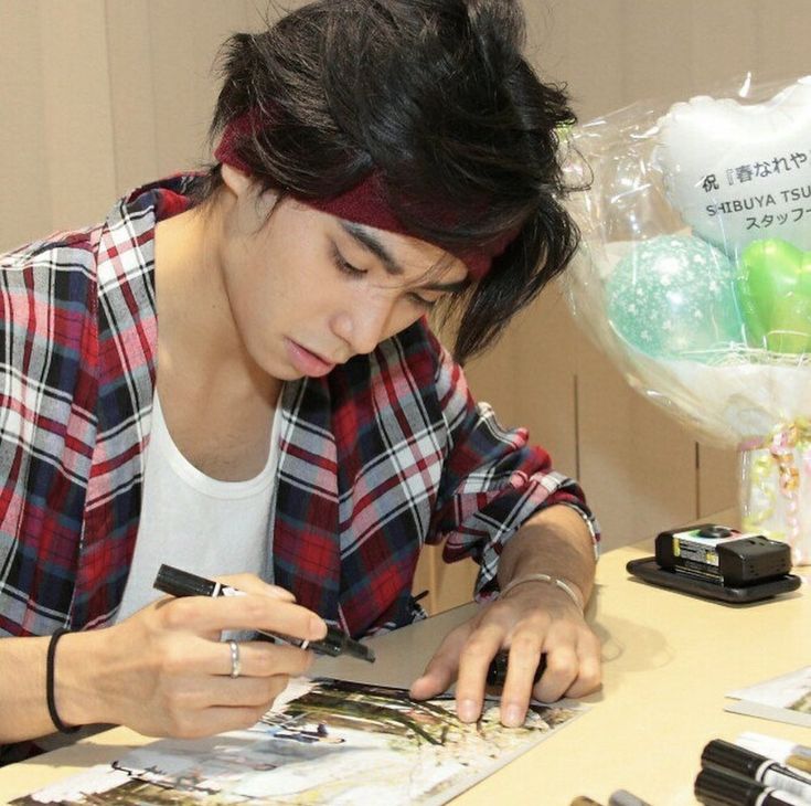 sir_murakami's tweet photo. 🍜🖍

#NijiroMurakami 
#村上虹郎 https://t.co/DfQIl8CNvf