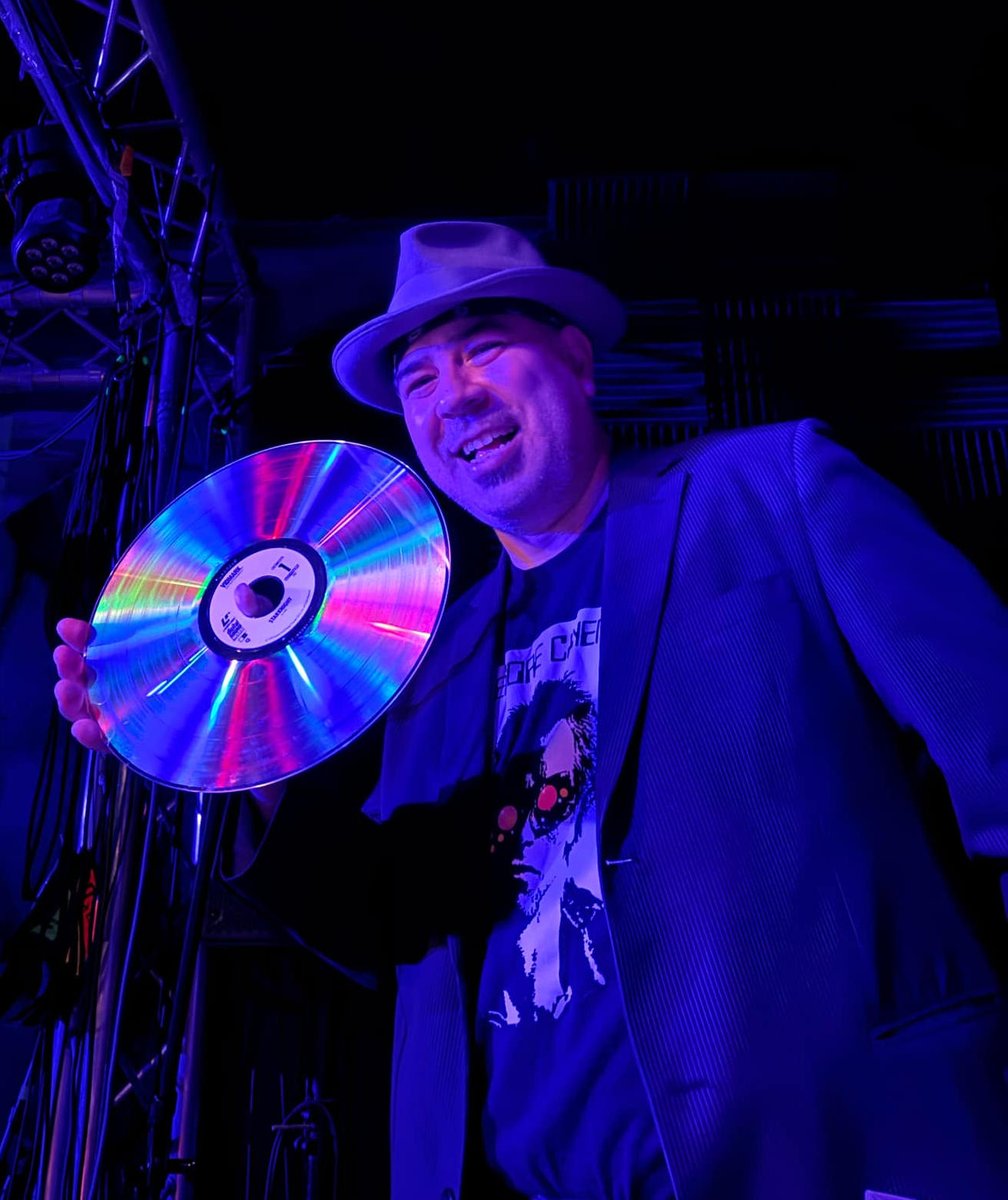 The time I showed a movie on #laserdisc at Killer B Cinema: Star Knight, starring Harvey Keitel and Klaus Kinski. Never been officially released on DVD or Bluray. Thanks to Placido for the amazing photo.

#bfilm #bfilms #bfilmsgallery #bmovies #bmovie #microcinema #publicdomain