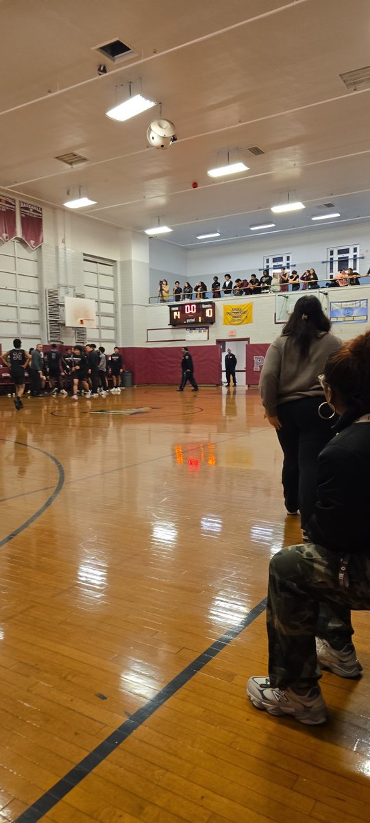Penn Tech is up by 4 end of 1🏀🏀