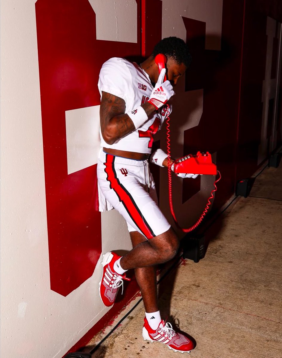 sauljerediah's tweet photo. Blessed to receive an Offer from @IndianaFootball 🔴⚪️
#StillCommitted
@CoachOjong @Coach_Cam_Jones @coach_dirt @AnnaH247 @SWiltfong_ @ChadSimmons_
@On3Recruits https://t.co/vZB8I0qr8u