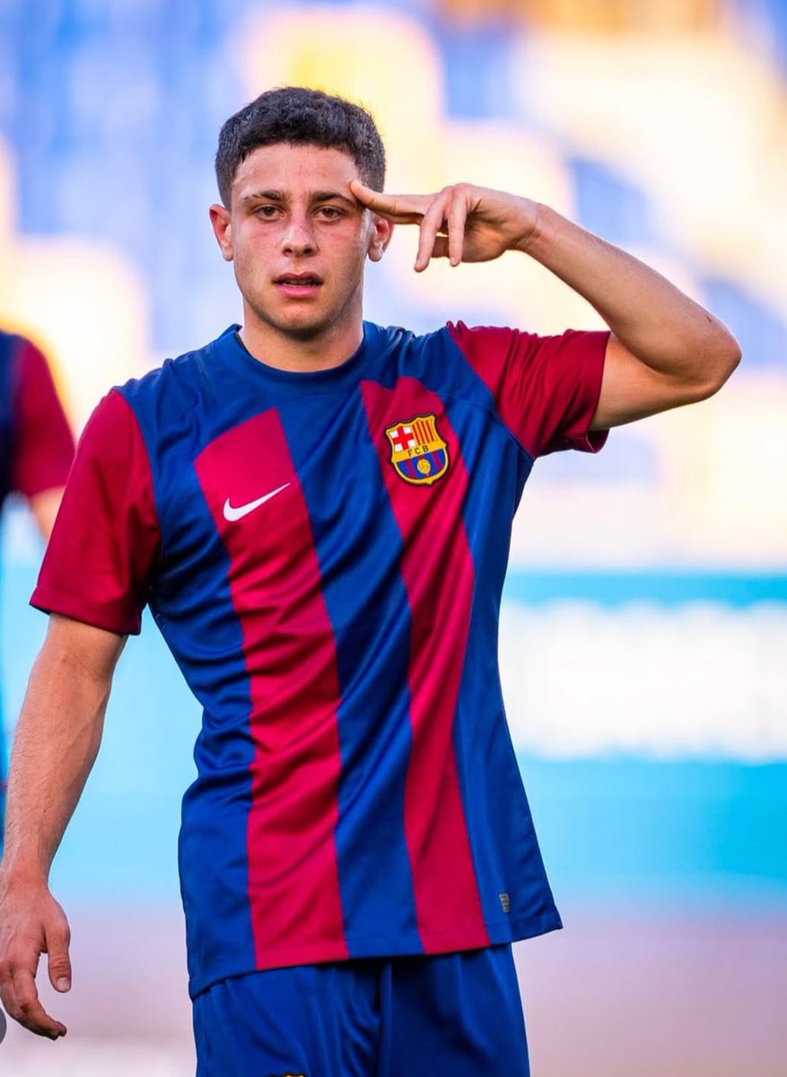 Mati_Martinez's tweet photo. 🔴 MERCADO | #Independiente y #Barcelona 🇪🇸 llegaron a un acuerdo de palabra por Lucas Román.

▶️ #Independiente pasa a ser dueño del futbolista y se queda con un 50% sin costo.

📃Firma contrato por 3 años.

🔚 Diciembre 2027.

🔒 Cláusula: Si llega una oferta de 5 M USD o superior, #Independiente está obligado a aceptarla.
