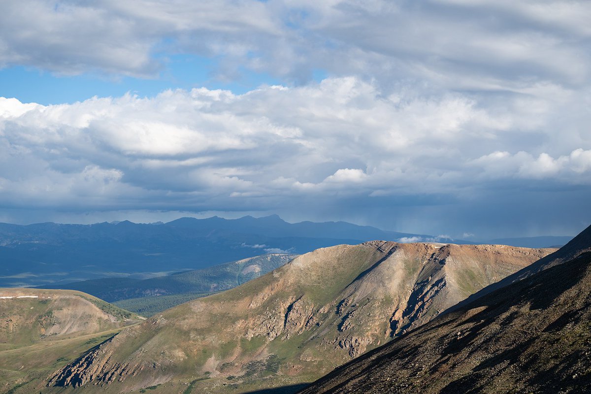 AnnaDandAdam's tweet photo. For a moment, we thought we might have to turn around as a small storm system was coming from Leadville. However, we got to watch it break up and disappear against these mountaintops.
https://t.co/u7dFHynYdL

#colorado #coloradolive #mountains #getoutside #naturelovers #NikonUsa https://t.co/0VdCiFNkm9