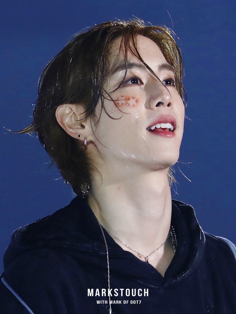 markstouch's tweet photo. unforgettable moments of you⭐️⭐️

#GOT7 
#GOT7_NESTFEST_Day1
#GOT7_NESTFEST
#갓세븐 #마크 #Mark #MarkTuan #마크투안 #段宜恩 #단의은 https://t.co/mdsXeV5PLZ