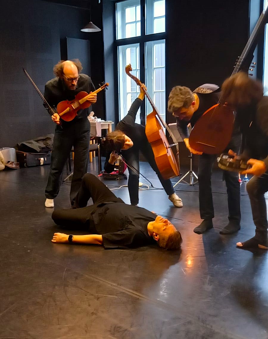 Et voilà, fin d'une belle semaine de résidence au CCNO - direction Collectif ÈS d'Orléans pour le concert dansé Tempus Fugit. On attend la prochaine avec impatience !