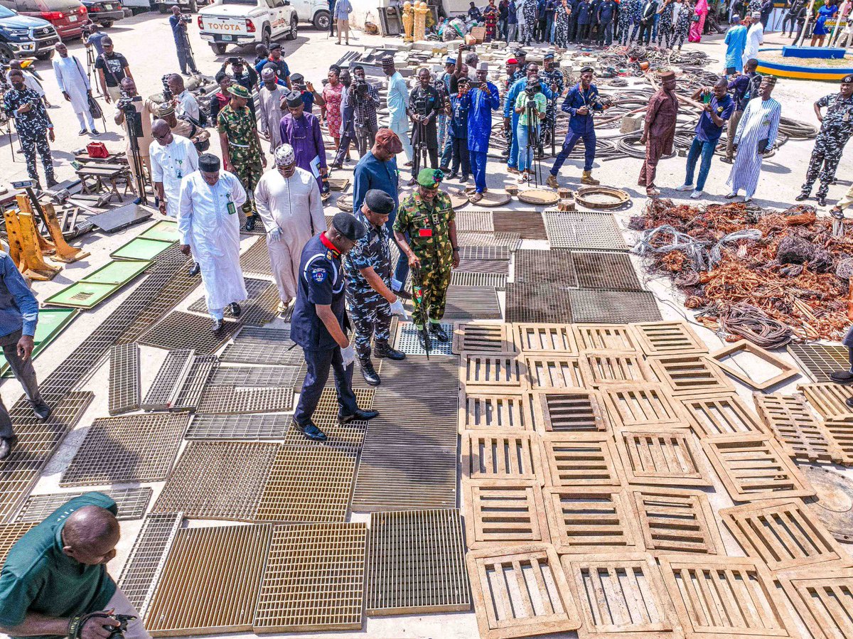 jossyadeh's tweet photo. “Recovery of vandalized government property worth ₦1 billion!
The FCT Joint Task Force, led by CP Olatunji Disu, intensifies its crackdown on scavenging and vandalism in the Federal Capital Territory—a major stride in protecting public assets. #FCTPoliceCommand #Security🦜 https://t.co/AsfyAfhjrS