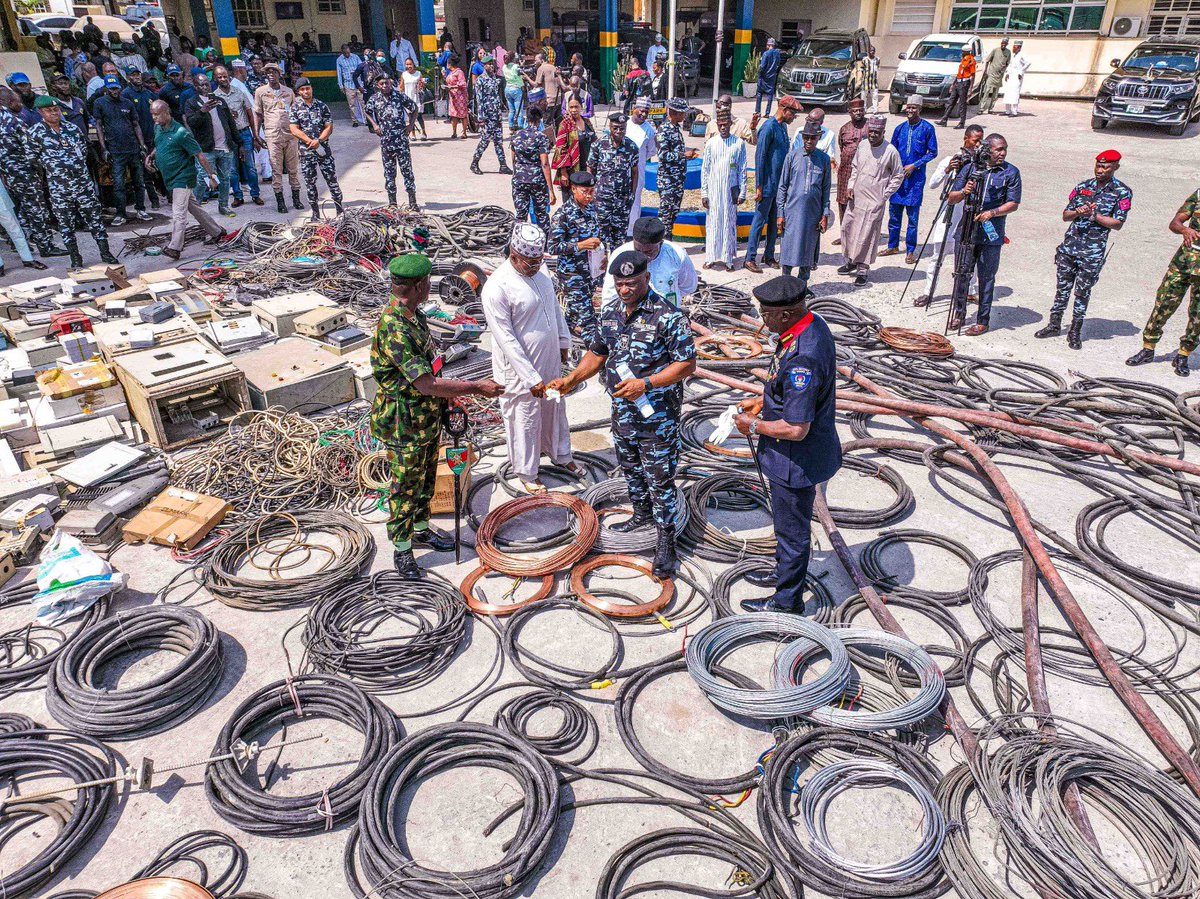 FCT_PoliceNG's tweet photo. “Recovery of vandalized government property worth ₦1 billion!
The FCT Joint Task Force, led by CP Olatunji Disu, intensifies its crackdown on scavenging and vandalism in the Federal Capital Territory—a major stride in protecting public assets. #FCTPoliceCommand #Security” https://t.co/SwfENbaRZJ
