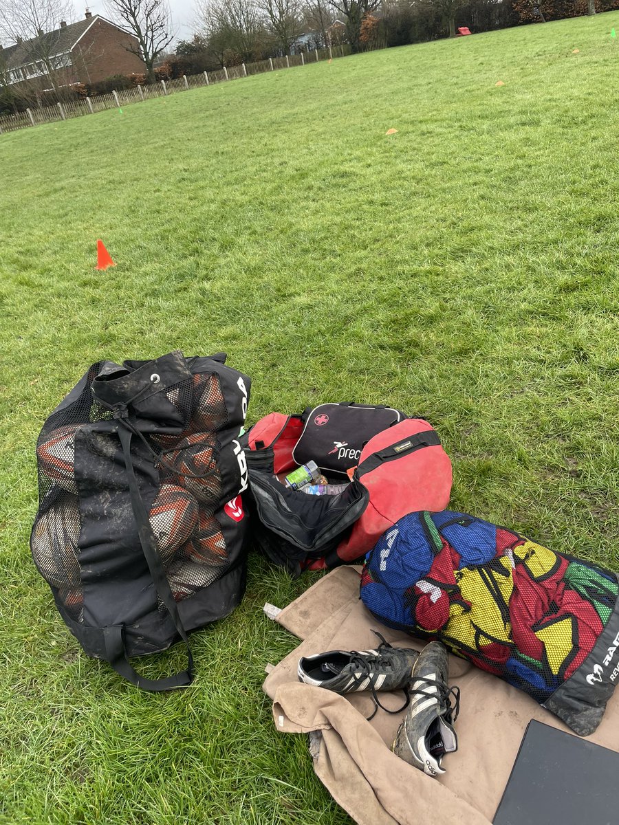 SuperTouchSch's tweet photo. Another great day in another great school. 60 x year 5 children in their second touch rugby session and doing most excellently! Well done everyone - see you next week!  @WilliamShrews #touchrugby🏉 #touchfootie #playtouchplaysafer #touchrugbytribe #touchrugbyinschools https://t.co/2y39az9CGQ