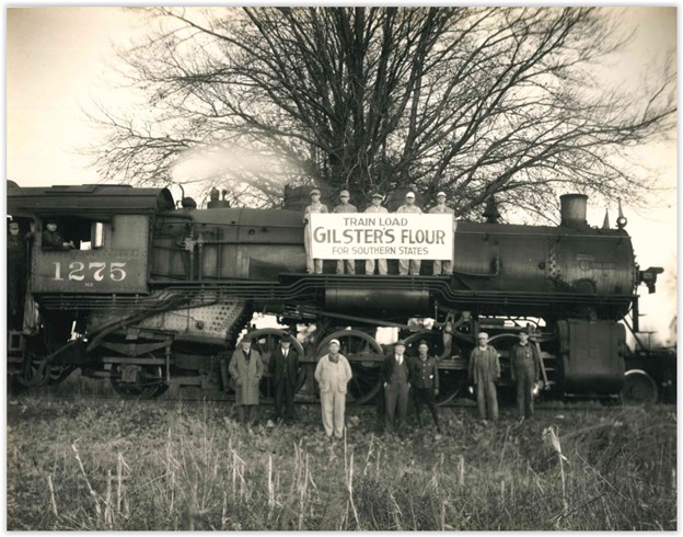 Rolling into the weekend like a train load of Gilster Milling Company's flour!  #gmlstrong #millinghistory #madeinillinois