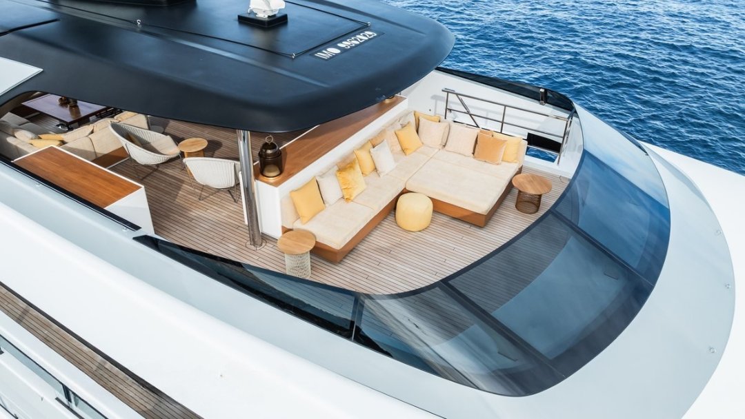SimplySelectSea's tweet photo. RMF is your ultimate escape—52m of luxury with a beach club, Jacuzzi &amp; stunning Mediterranean views. Stay connected or unwind in style. Every moment onboard is unforgettable.

📧 charter@simplyselectyachts.com

#SimplySelectYachts #LuxuryYachtCharter https://t.co/eEr4J79NY2