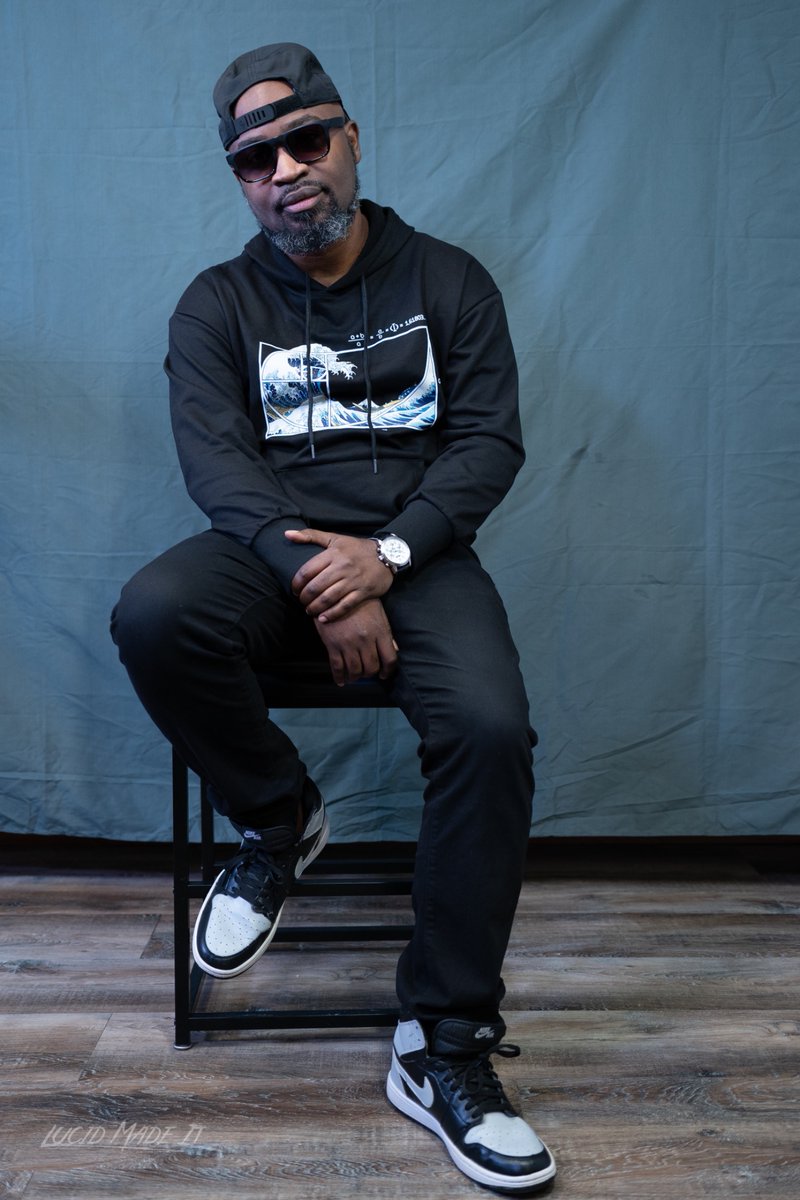 twainlo's tweet photo. Moments on set 🎬

Thank you to all who've watched the TOC 15 visual thus far. Check it out on @YouTube 

The 15th Anniversary re-release of Truth or Consequences is streaming on all music platforms.

🧵 

All 🎥 by @LucidMadeIt https://t.co/nN5cSROAUP