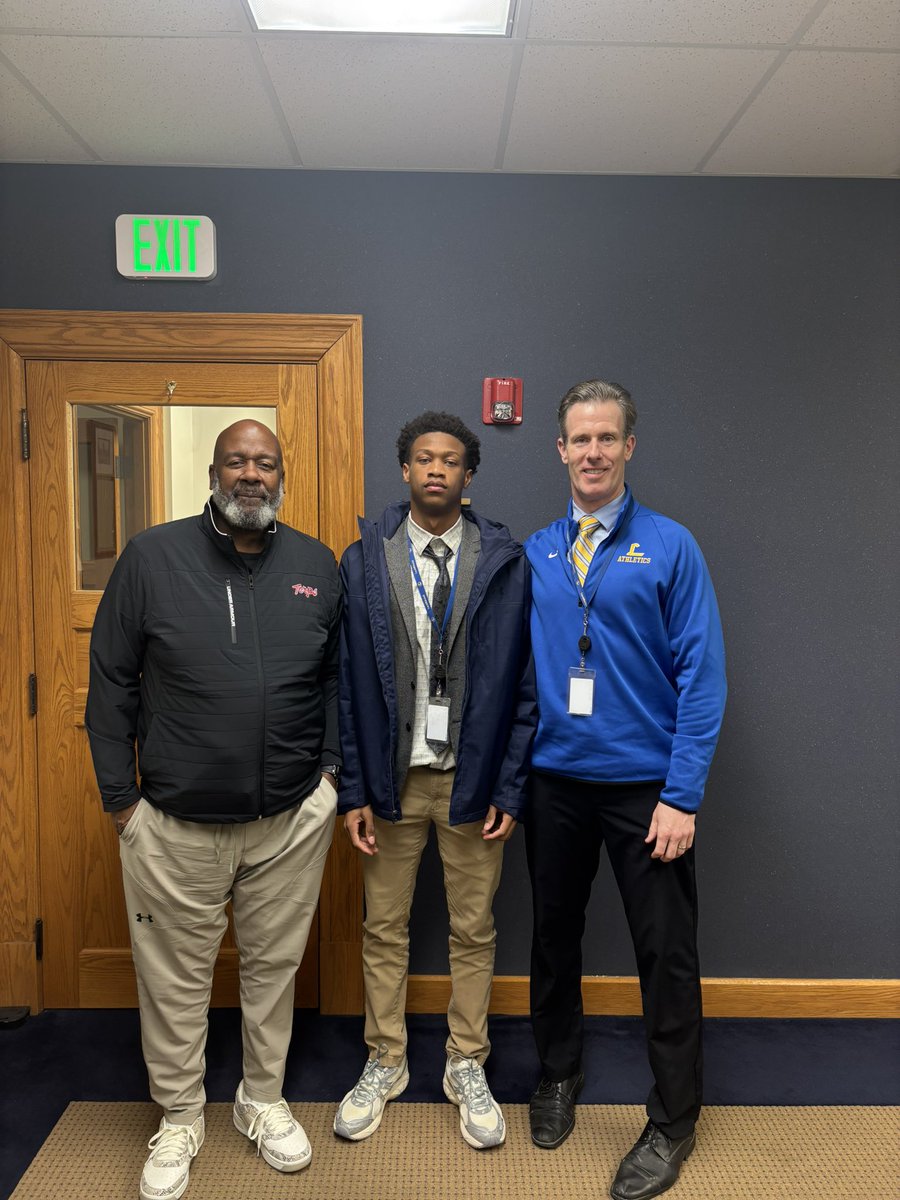 BlakeTHenry's tweet photo. Thank you to @NotreDame head football coach, Marcus Freeman and @TerpsFootball head football coach, Mike Locksley for visiting campus today to recruit our student-athletes! 🔵🟡🏈#AMDG #RollDonsRoll https://t.co/AypH1WvIgA