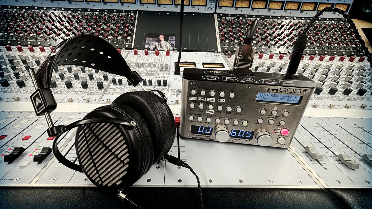 LCD-MX4 with <a href="/gracedesign/">grace design</a> M906 and @rupert_neve console 
#AudezeInTheWild