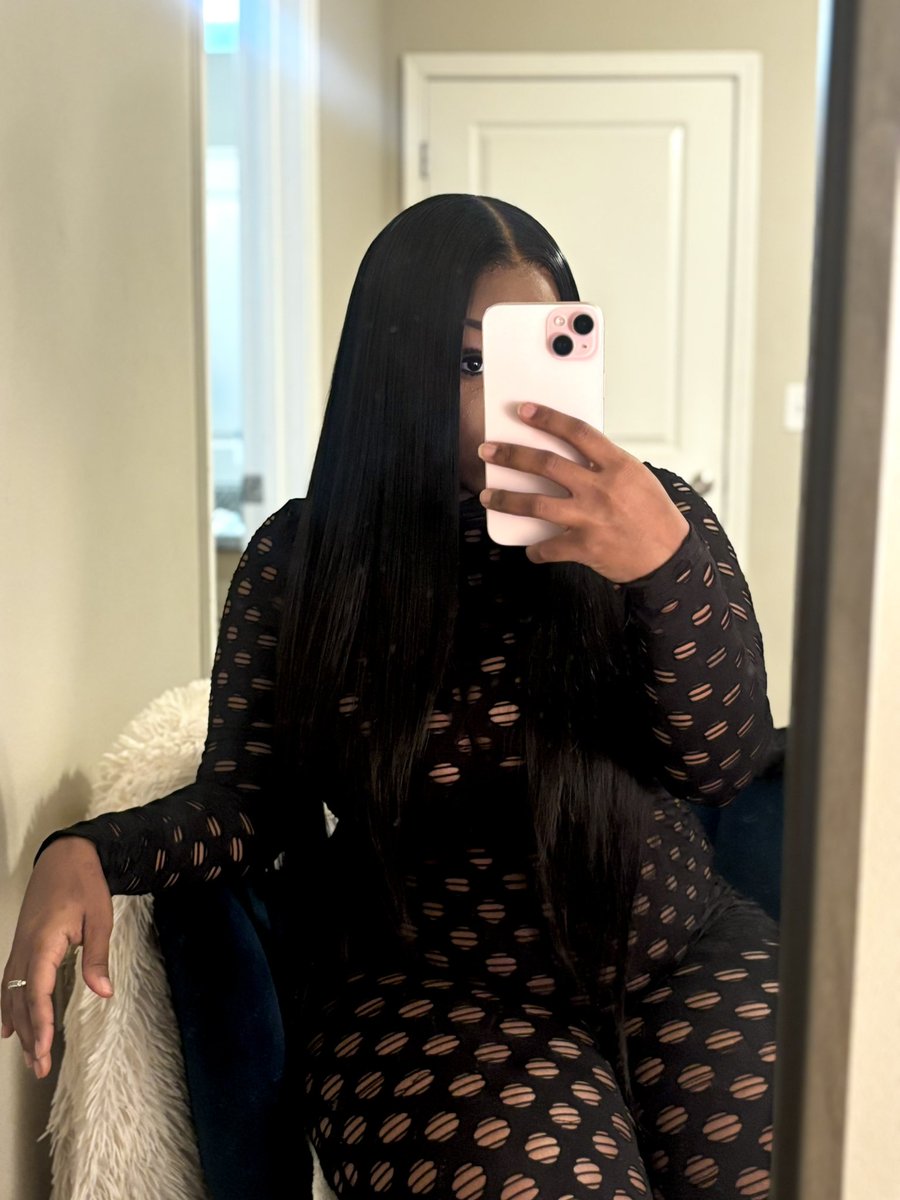 longlivenolan_'s tweet photo. 🖤💋 https://t.co/bKBp3r7GAE