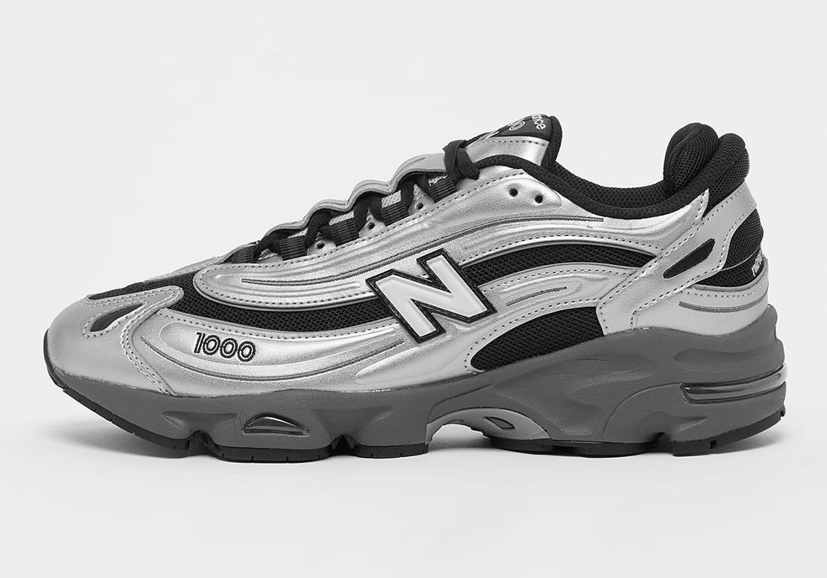 Sneaker News tweet media