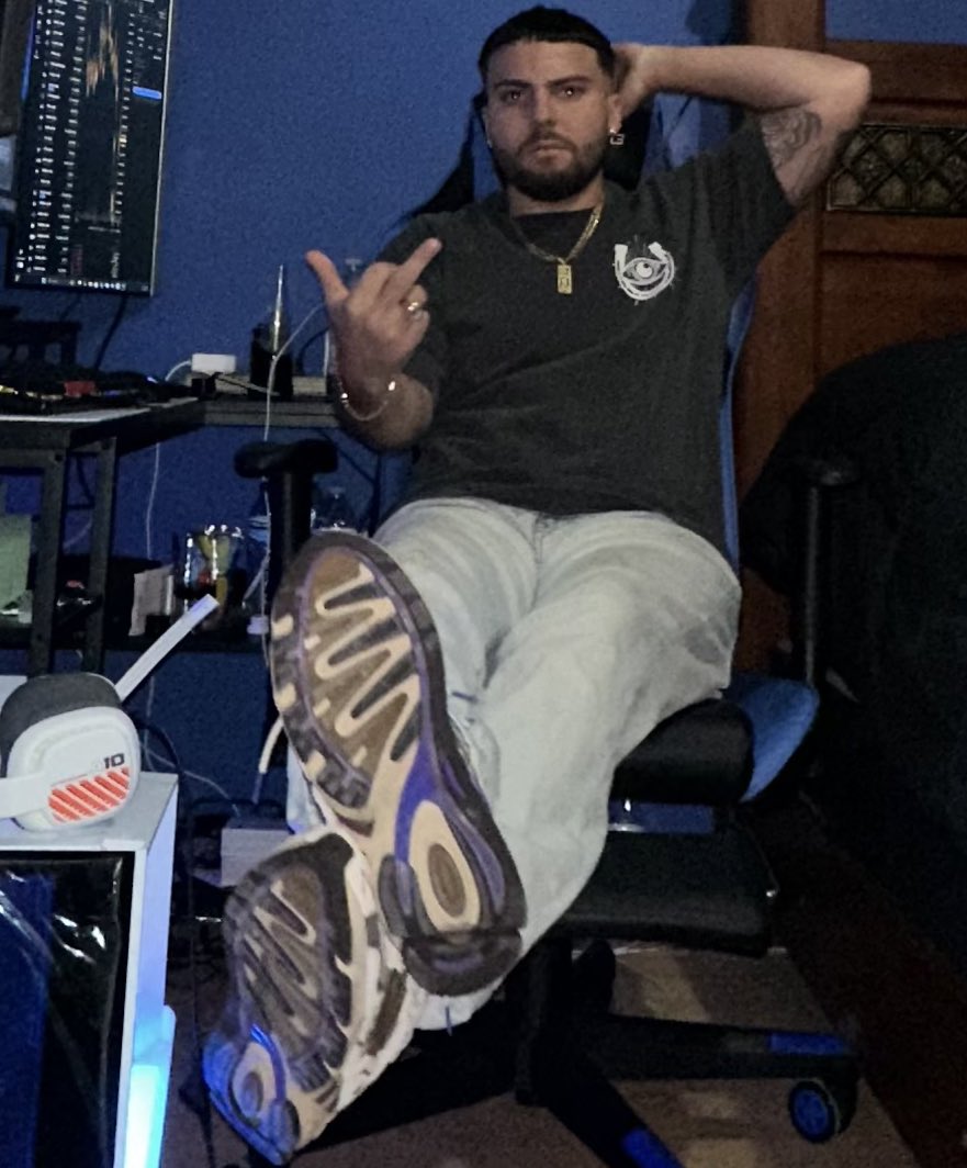 YourGodKevin's tweet photo. Your wallet is begging to get fucked by me 

Findom https://t.co/no4eaPeqWG