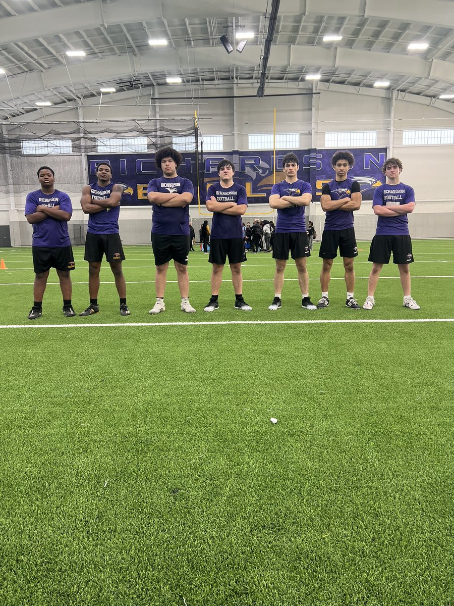 Congrats to our Eagle Lifters of the Week:
(From left to right)
Emmanuel Gbolahan C/O 28
Michael Swanks C/O 27
Derrick Taque C/O 26
Elliott O’Neal C/O 27
Amirali Jamaatlou C/O 27
Jason Catchings C/O 28
Benjamin Garrett C/O 28
#Elevate25