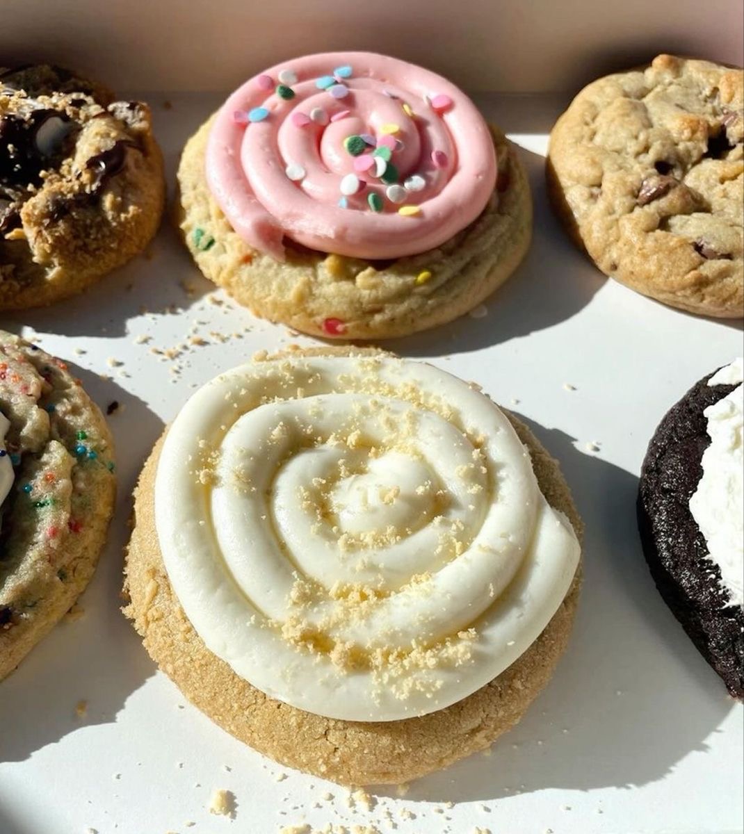 Lunaisjustagirl's tweet photo. food poll - american food I want to devour edition https://t.co/yJrb98mOZO