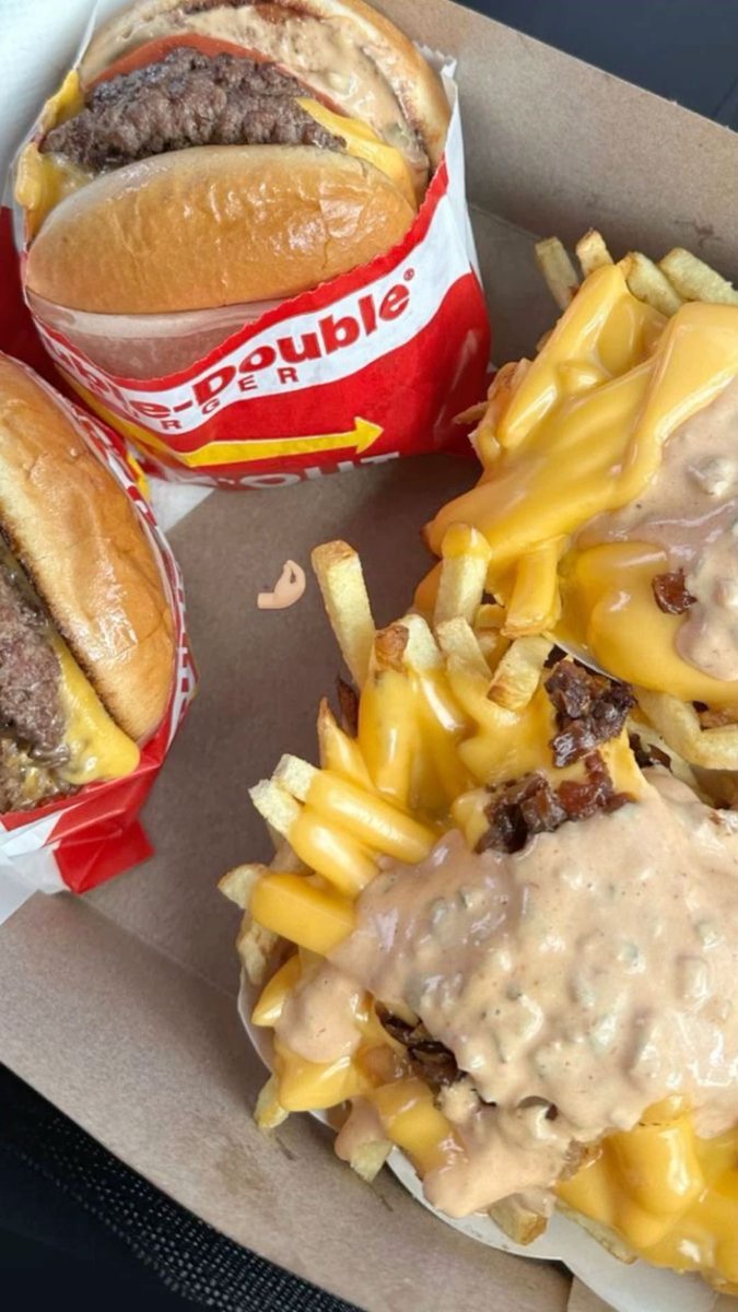Lunaisjustagirl's tweet photo. food poll - american food I want to devour edition https://t.co/yJrb98mOZO